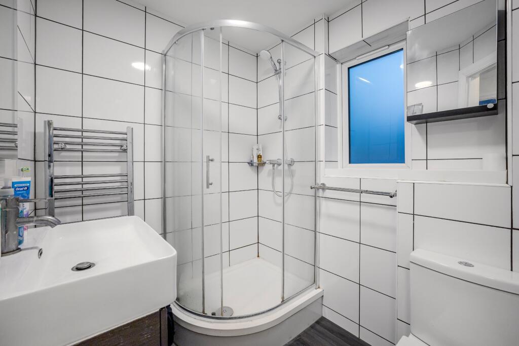 Apartment in Guildford, Burpham - View 5