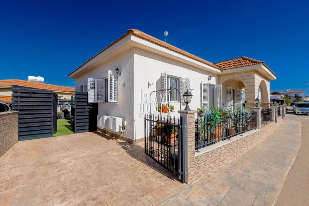 Main image of property: Liopetri