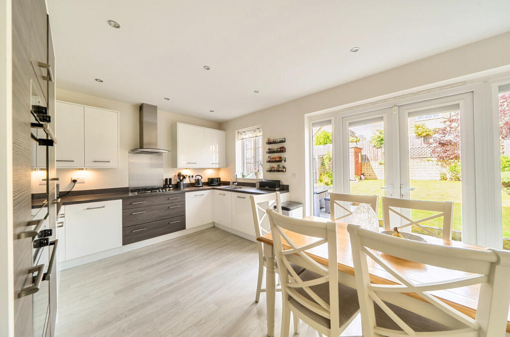 Bletchley Way, Horsforth, Leeds, West Yorkshire, LS18 photo 4