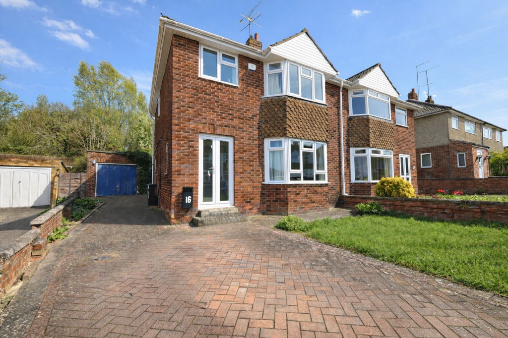 Main image of property: Sunningdale Road, Swindon, SN25