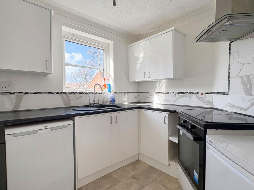 Archers Court, Salisbury, SP1 photo 3
