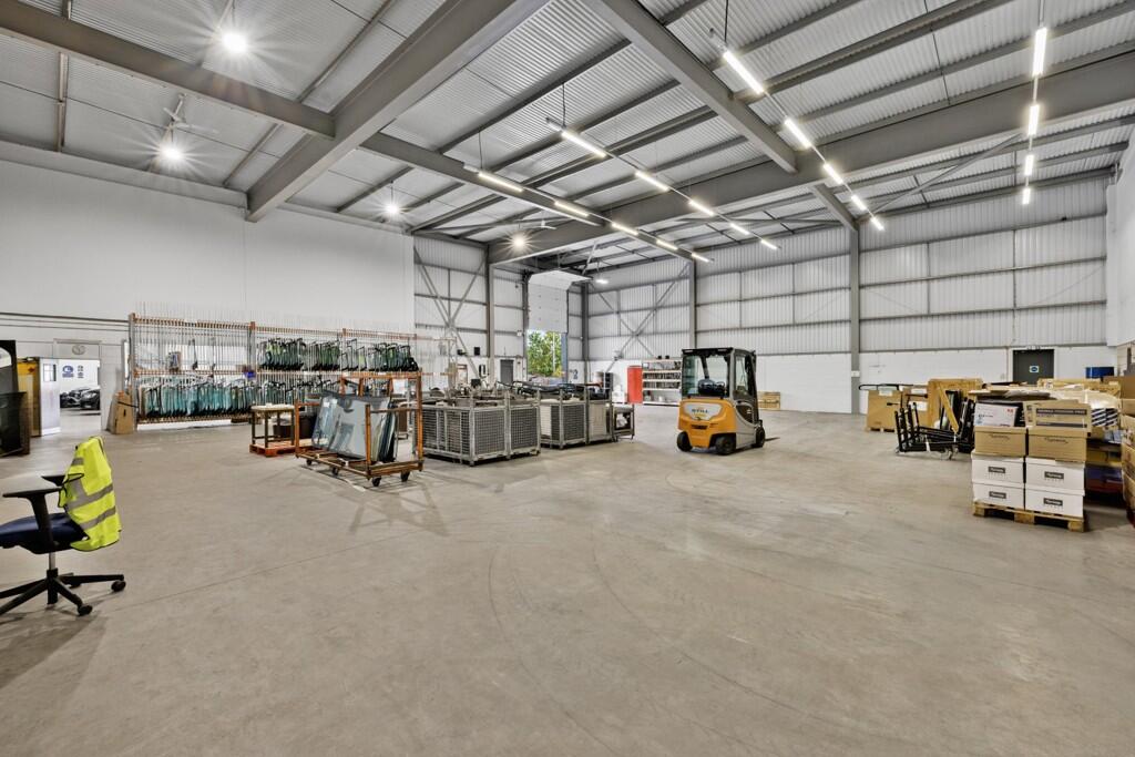 Photo 11. Workshop warehouse - unit 2.