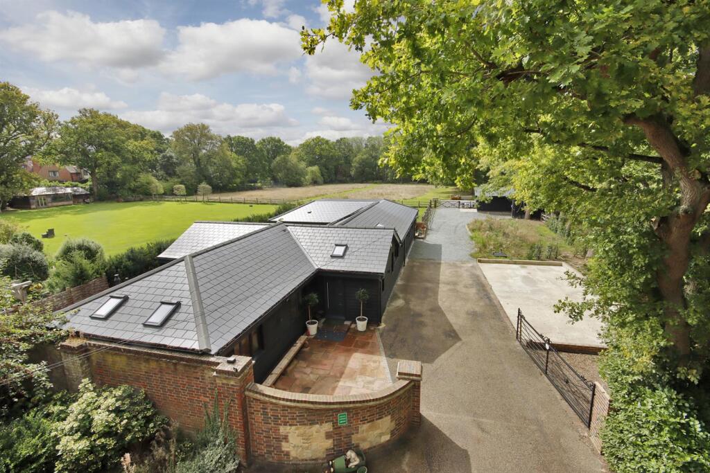 Main image of property: How Green Lane, Hever