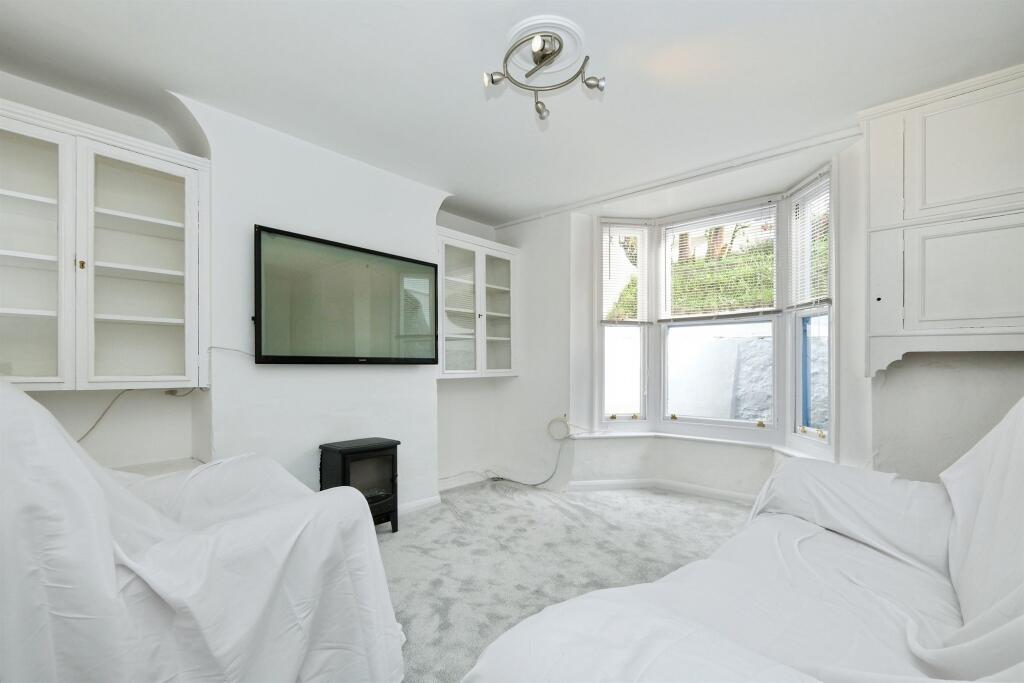 House in Brighton, Round Hill - View 2