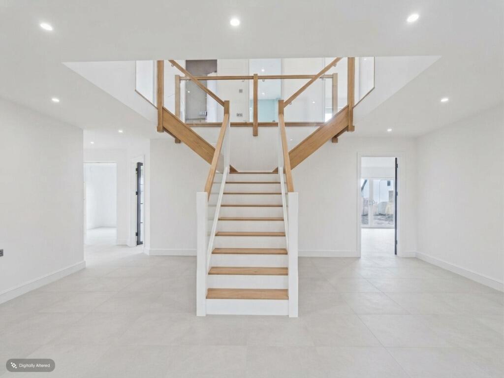 House in Thorntonhall, Bogton, Peel Park - View 4
