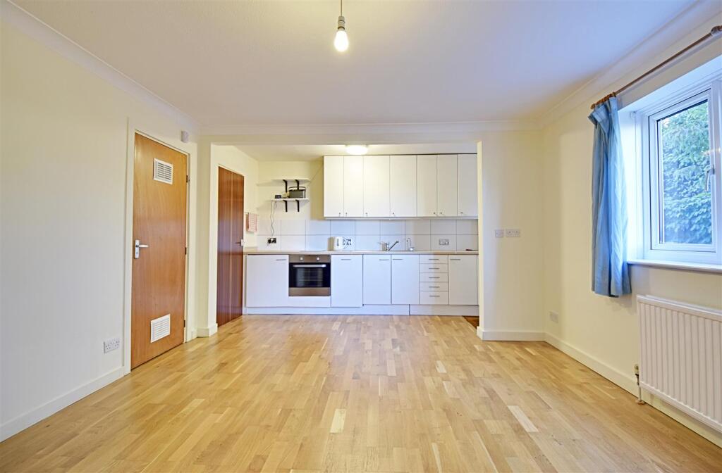 House in Tonbridge - View 2
