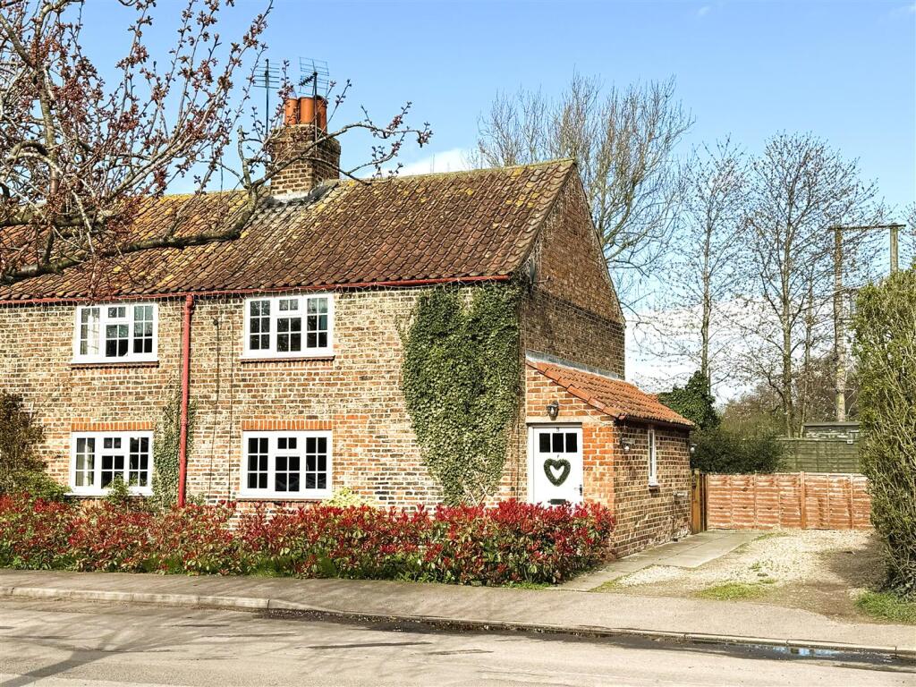 Main image of property: The Green, Aldwark, Alne, York