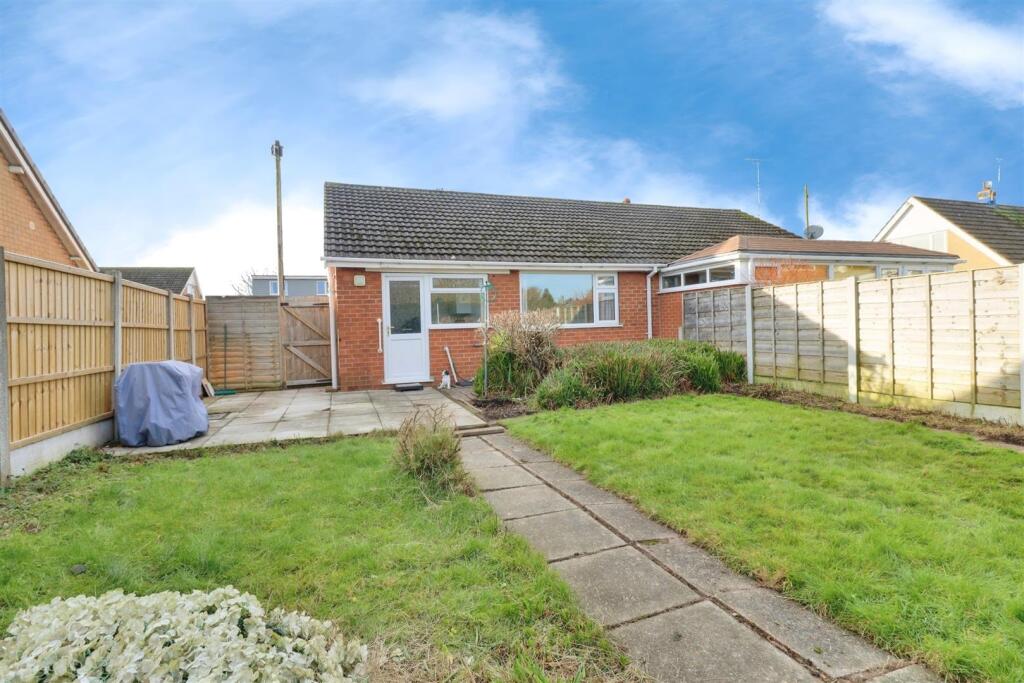 Delves Close, Shavington, Crewe photo 3