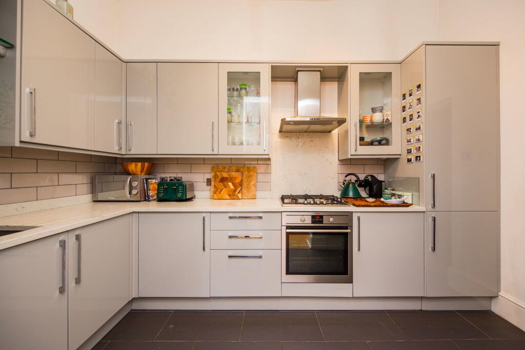 Apartment in Tunbridge Wells, St James - View 4