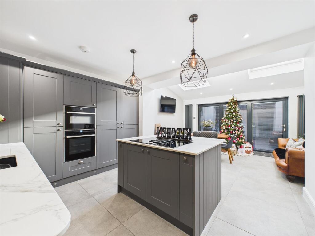 Main image of property: Conham Hill, Hanham, Bristol, BS15 3AP