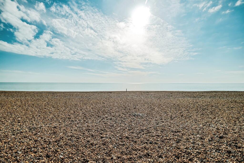 East Meadway, Shoreham-By-Sea photo 2