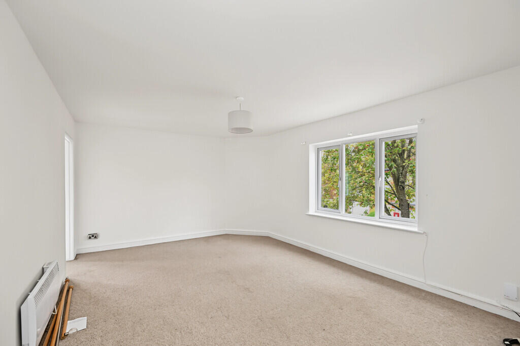 Apartment in Rugby, Warwickshire - More
