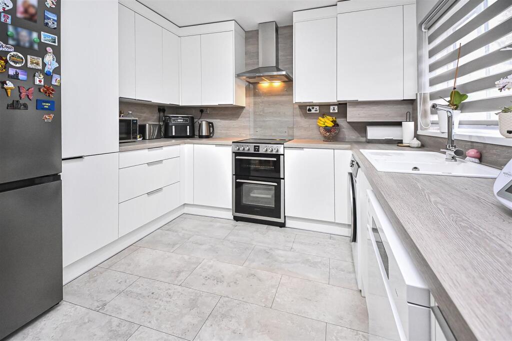 House in Leigh, Hope Carr, Bedford - View 5