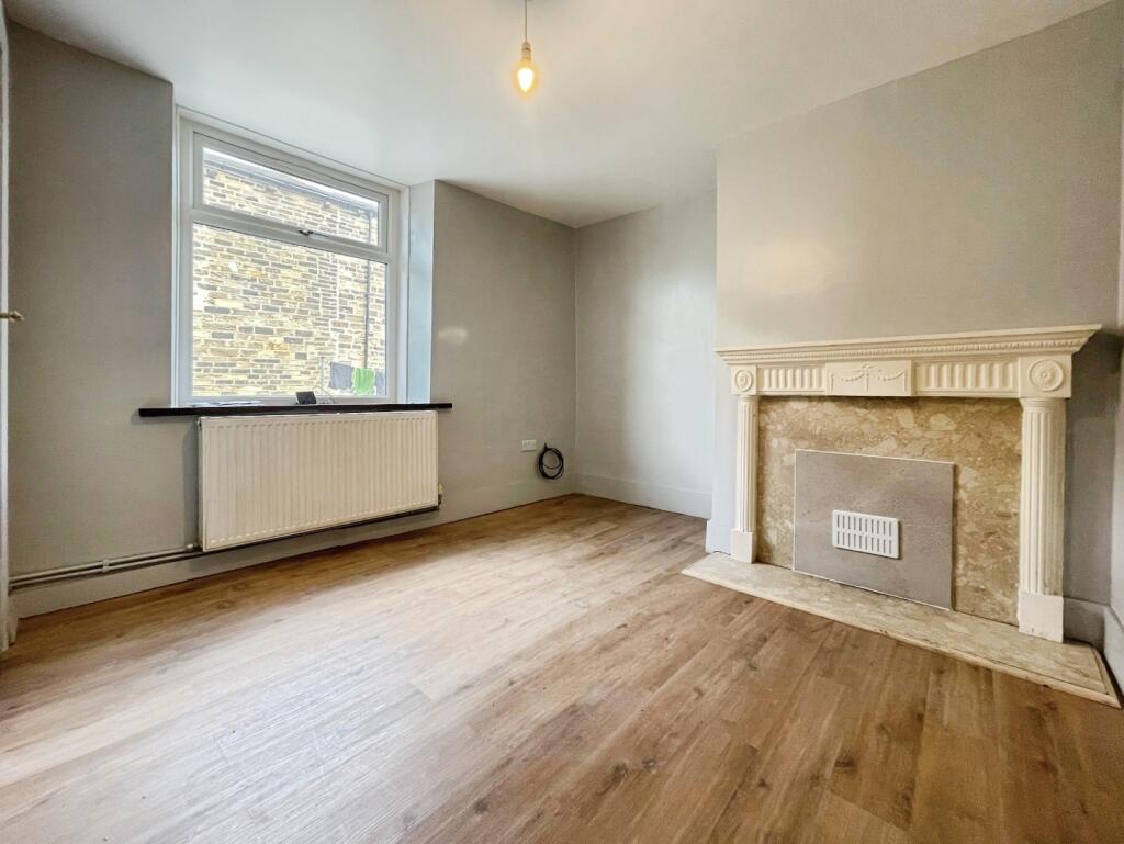 Thornfield Square, Bradford, BD2 3HB - View 2