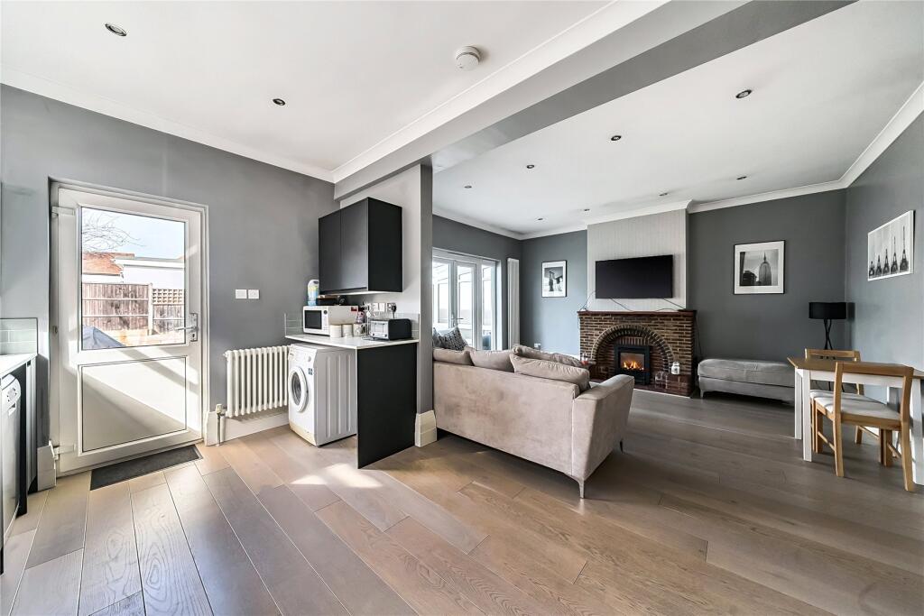 Oakdene Drive, Surbiton, KT5 photo 3