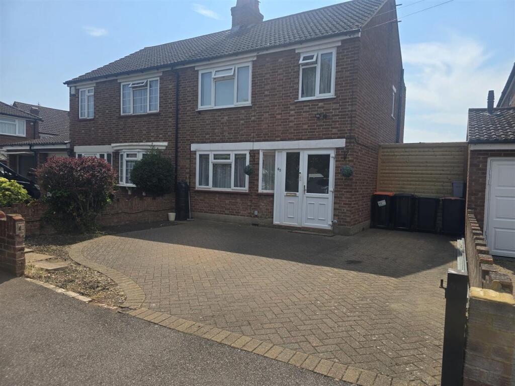 3-bed semi-detached on Springfield Avenue, Kempston, £360,000