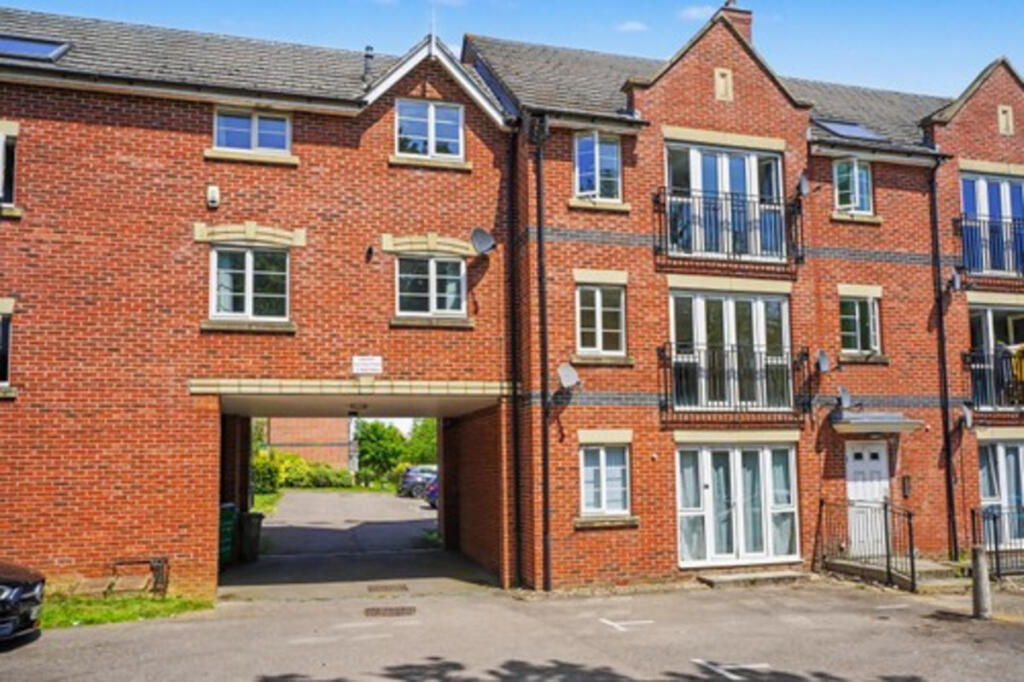 Apartment in Northampton, Grange Park - View 2