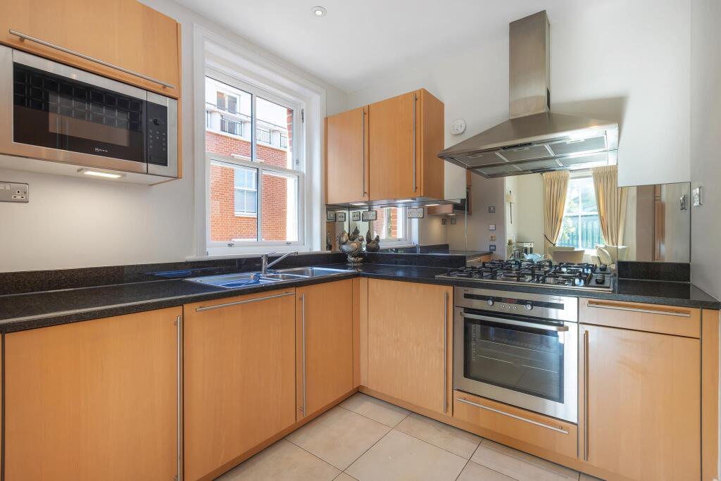 Apartment in London, Lot's Village, Brompton - View 2