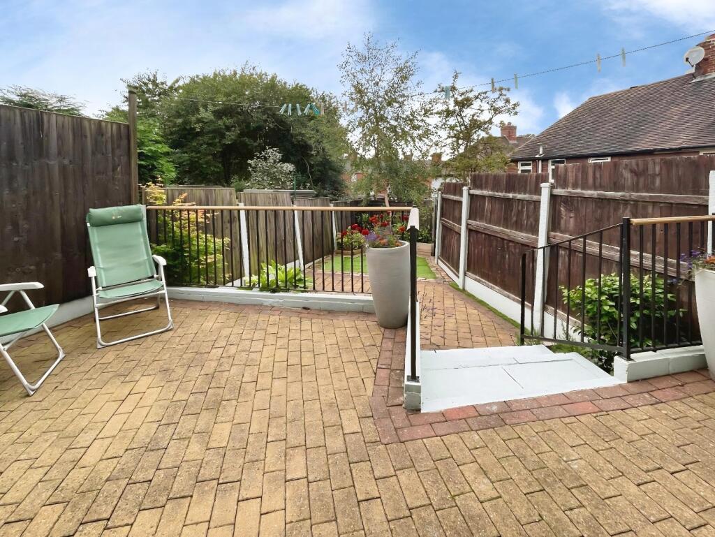 House in Stoke-on-Trent - View 4