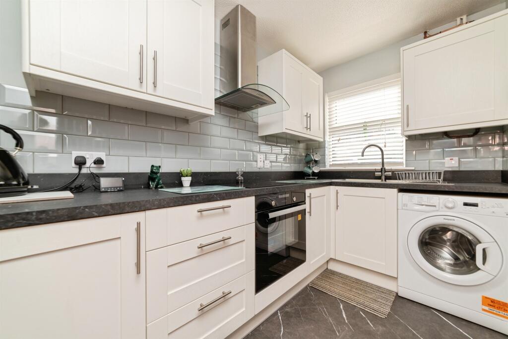 Sanderling Close, Letchworth Garden City photo 2