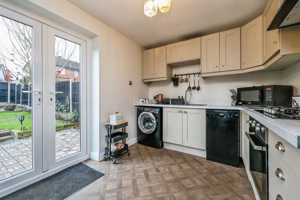 Turner Drive, Giltbrook, Nottingham photo 3