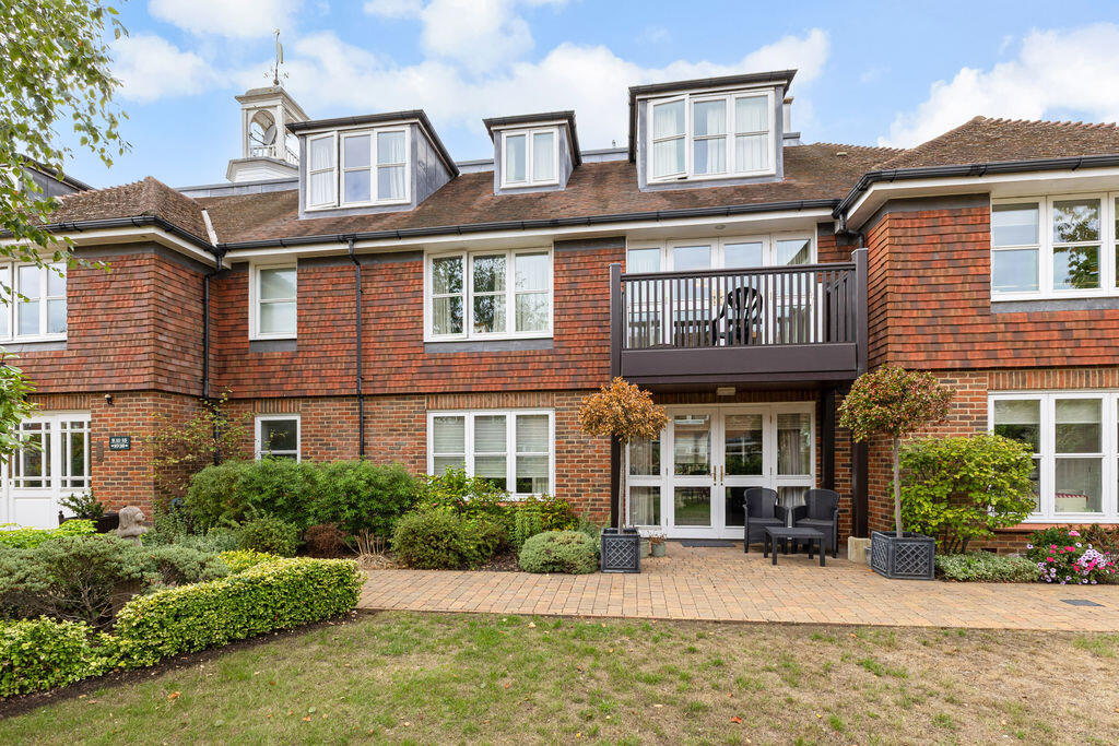 Apartment in Hemel Hempstead - View 3