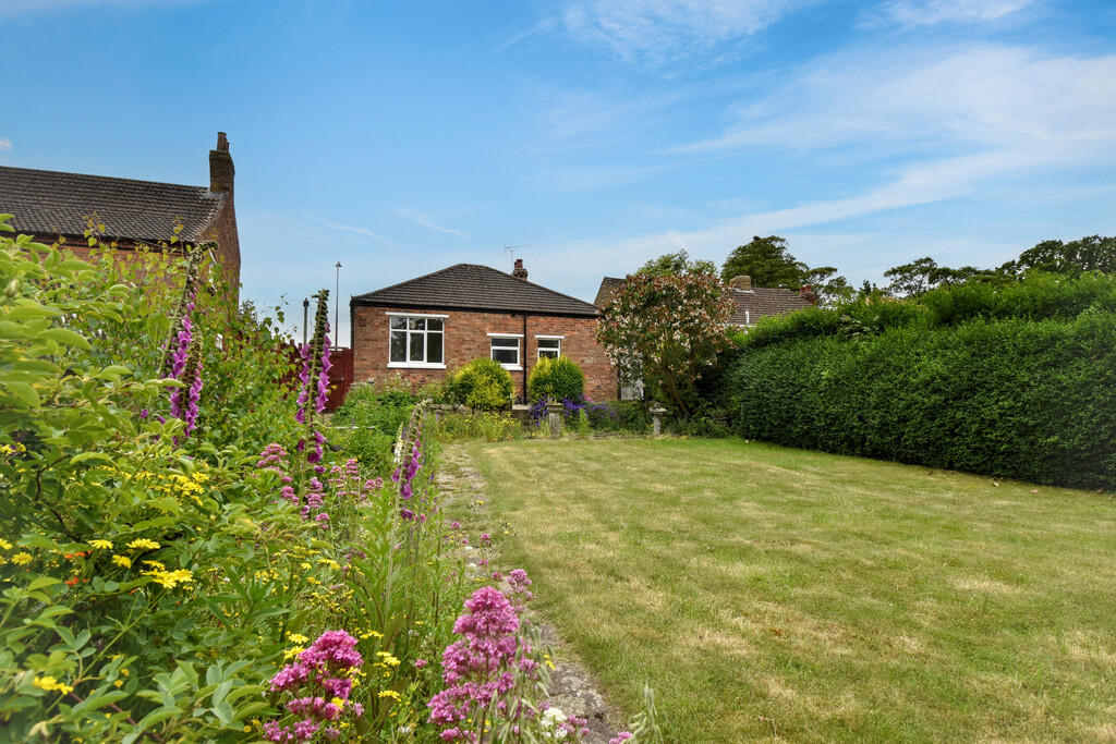 Main image of property: 31 Eastfield Road, Louth LN11 7AJ