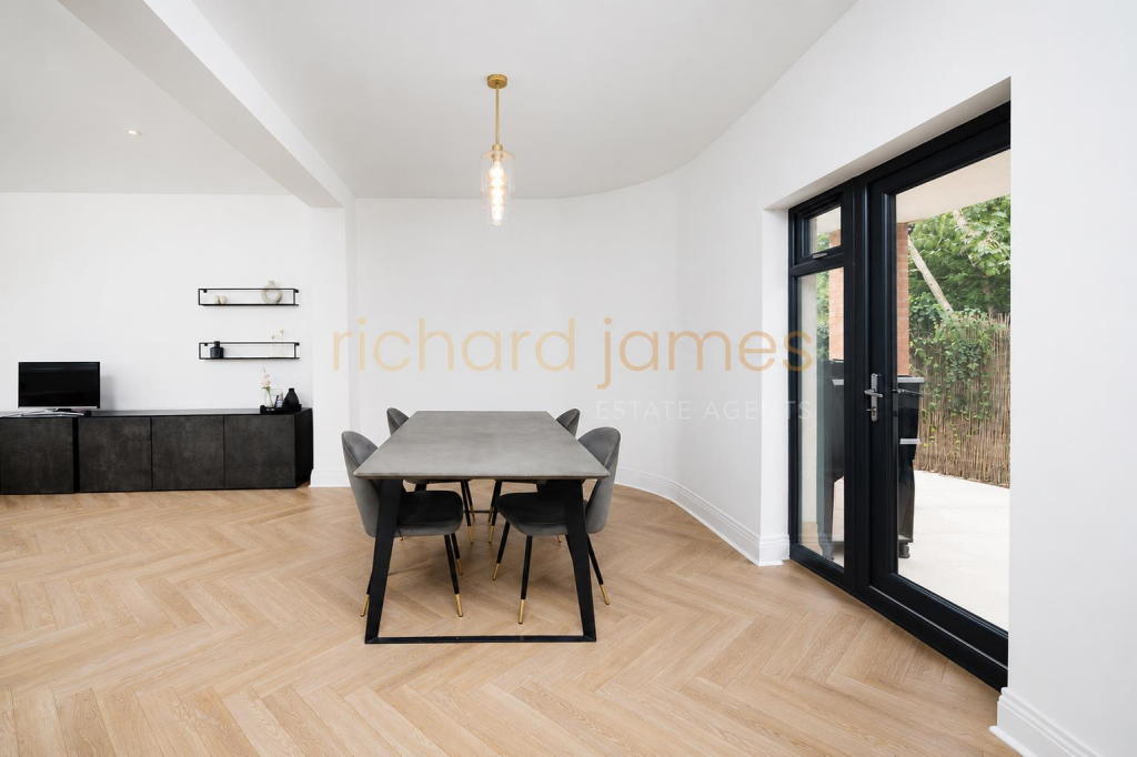 House in London - View 3