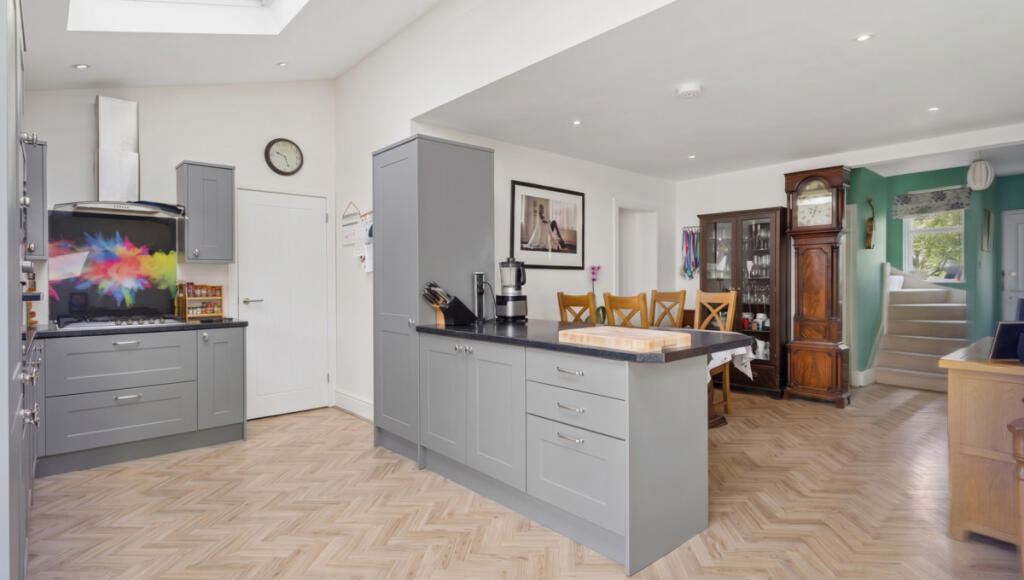 House in Slough - View 5