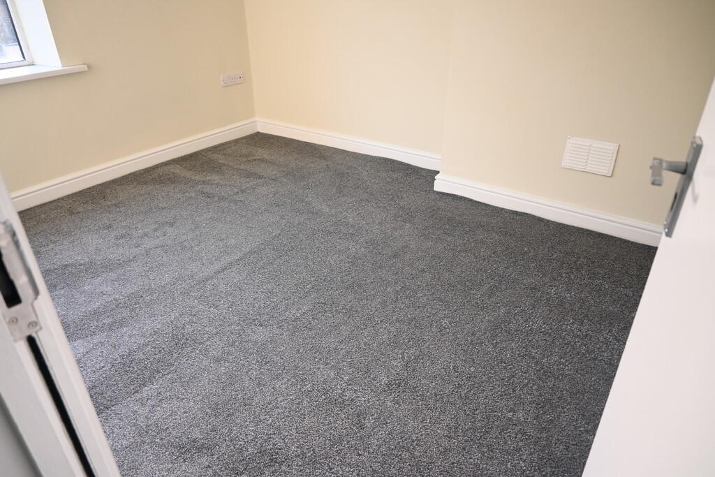 House in Bradford, Keighley - More