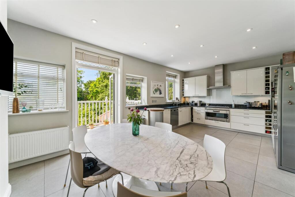 Apartment in London - View 4