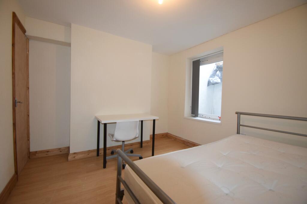 House in Cardiff, Maindy, Cathays - More