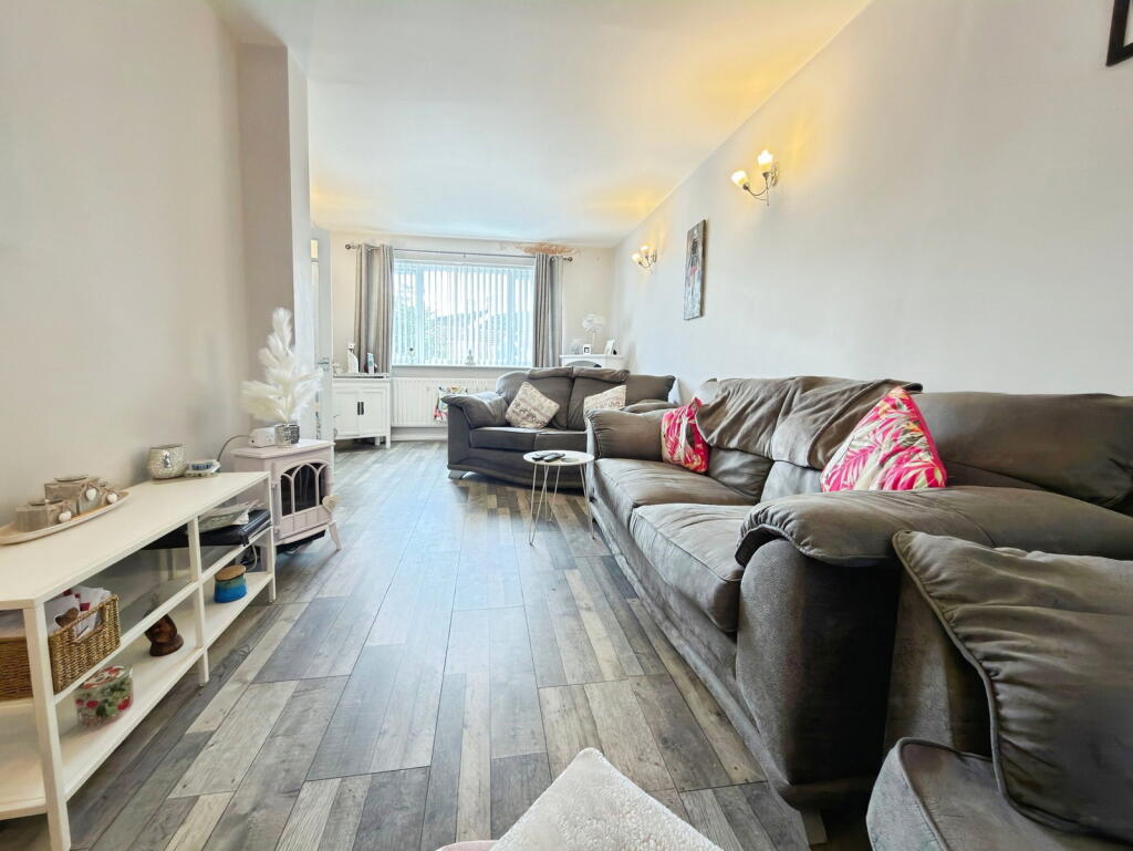 House in Swansea, St. Thomas - More