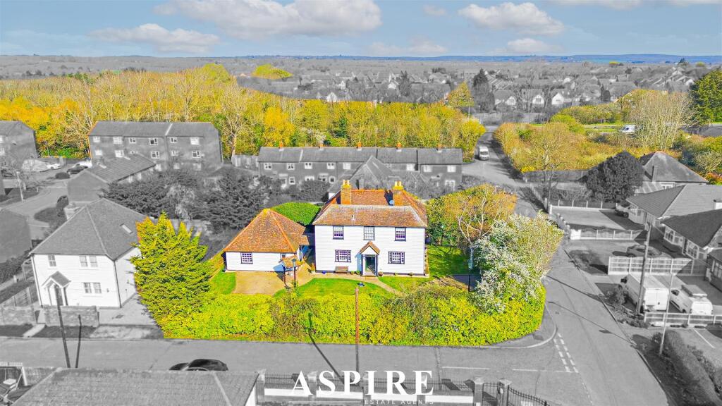5-bed detached on ** Self Contained Annexe ** Pound Lane, Laindon, Basildon, £750,000