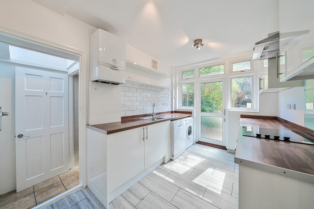 House in London - View 3