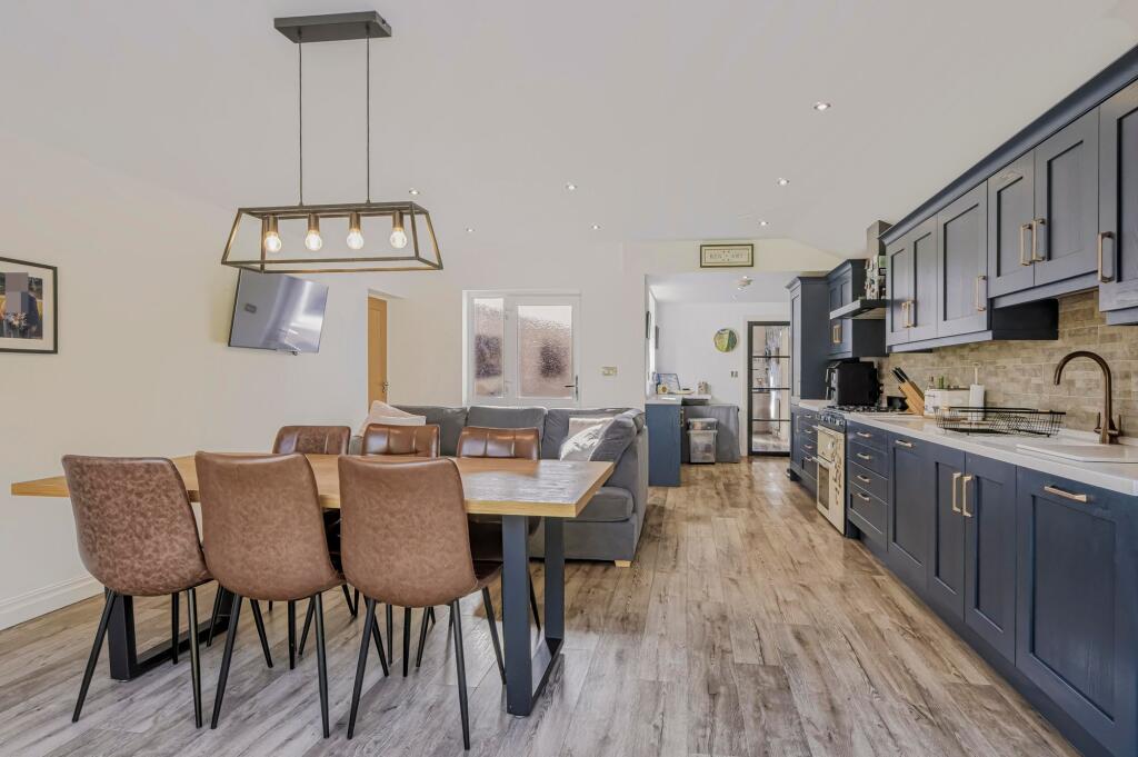 House in Stoke-on-Trent - View 5