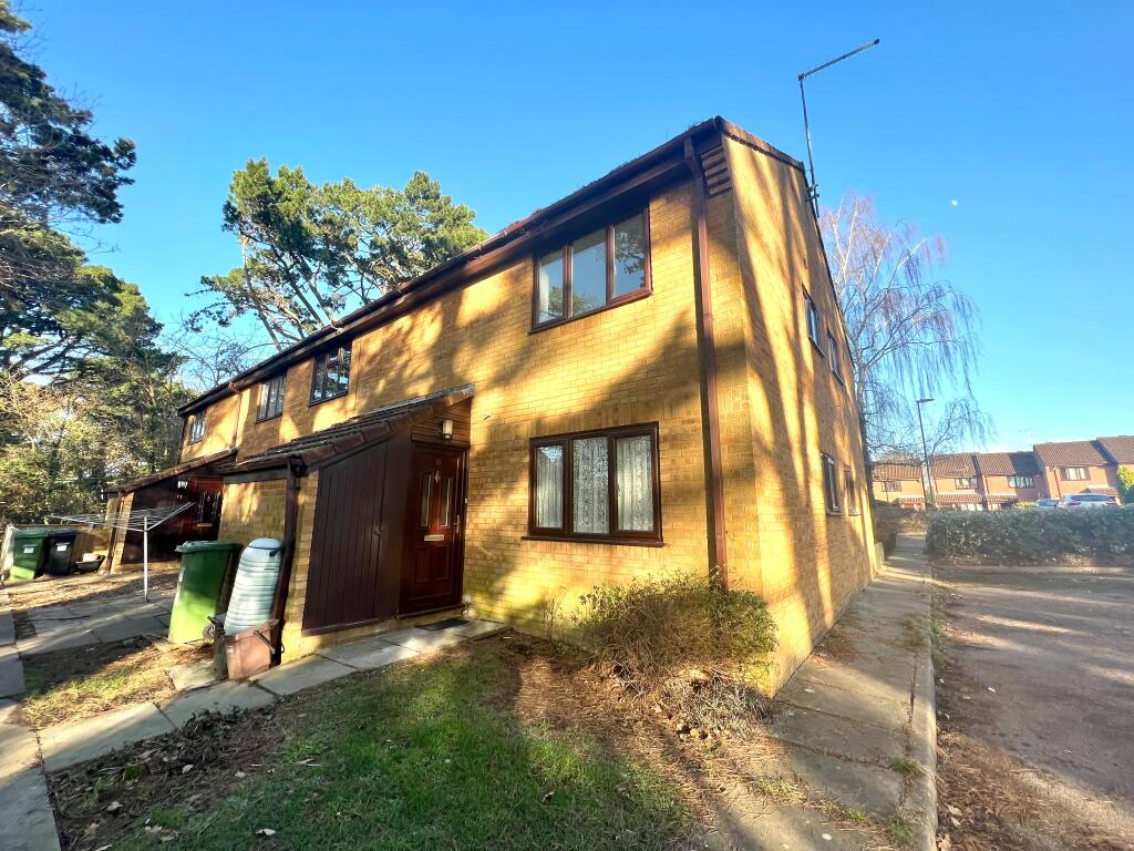 Main image of property: Tresillian Gardens, Southampton, SO18