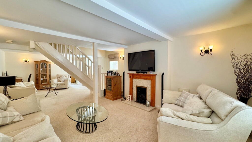 Prancing Horse Close, Thatcham, RG18 4JU - View 2
