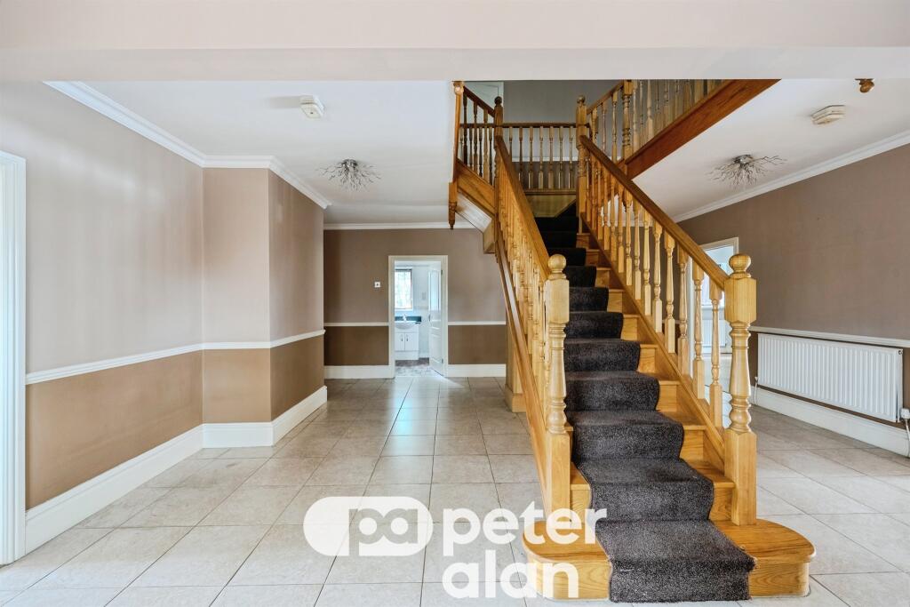 House in Newport - View 5
