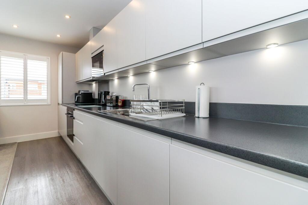 Apartment in Watford - View 4