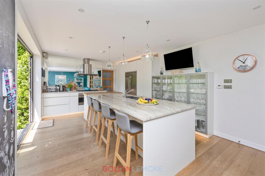 The Green, Hove photo 4