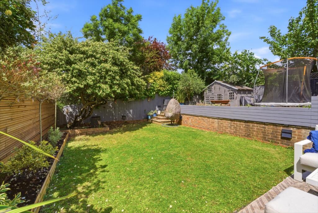 Corder Close, St. Albans, Hertfordshire, AL3 photo 3