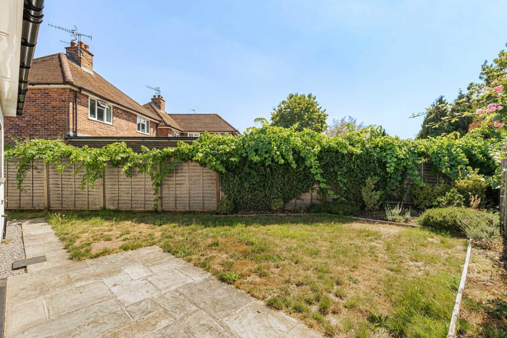 House in Waverley, Godalming - View 4