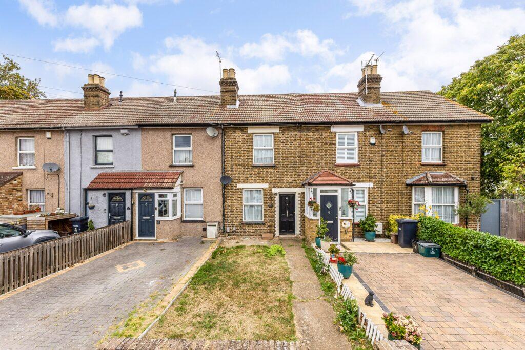 Main image of property: Nunsbury Cottages-EN10 6AG