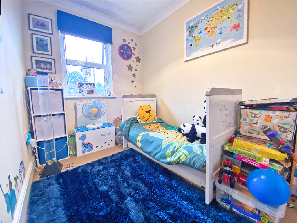 Apartment in Rushmoor, North Town - View 4