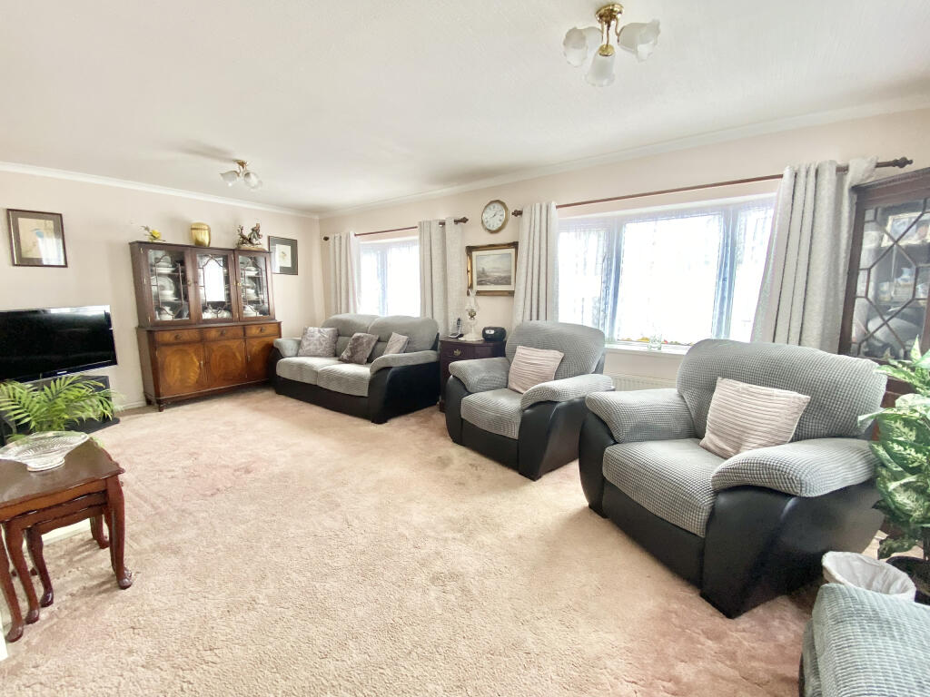 Oaklands Park, Crossways, Dorchester, Dorset photo 3