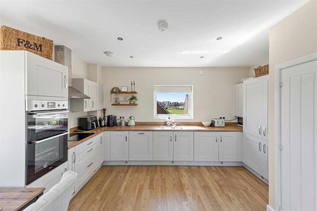 Apartment in Banwell, North Somerset - View 4