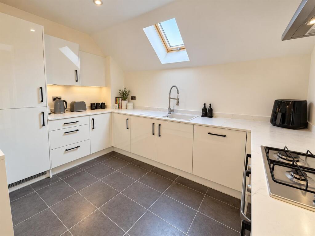Apartment in Chelmsford - View 4