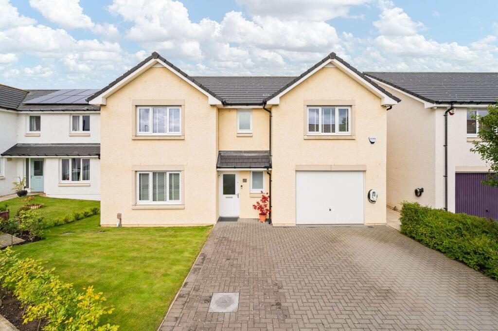 House in East Calder, Calderwood - View 2