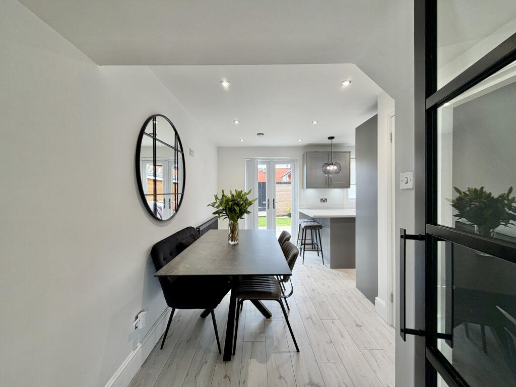 House in Wakefield - View 4